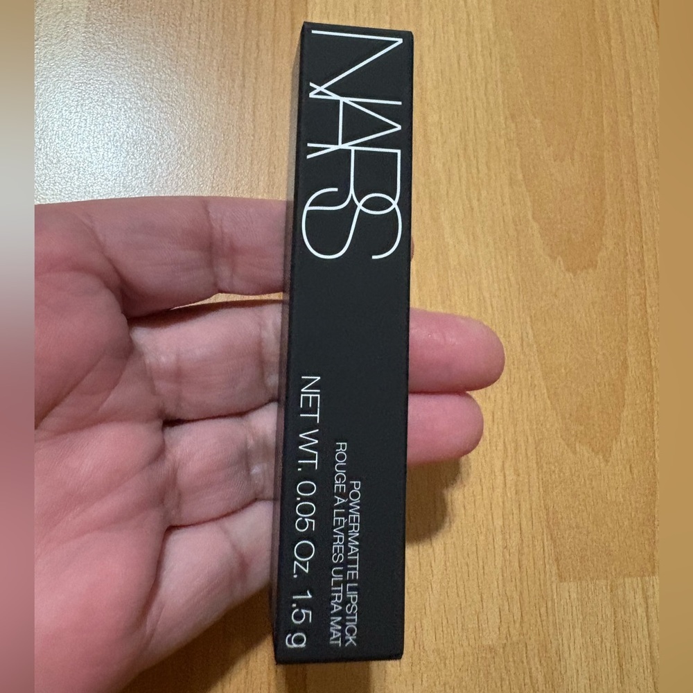 NARS POWERMATTE LIPSTICK In FREE BIRD